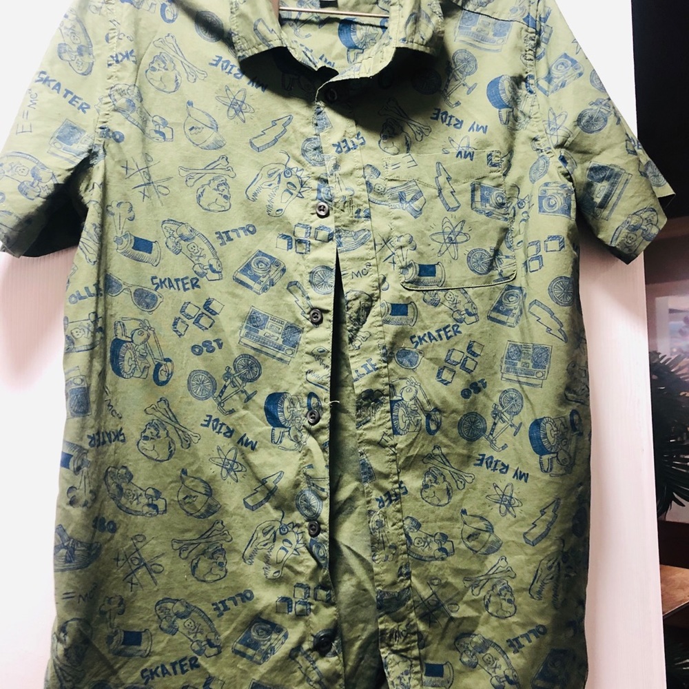 Children’s place button down - Picture 2 of 4